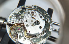 萧邦手表表链掉色正常吗